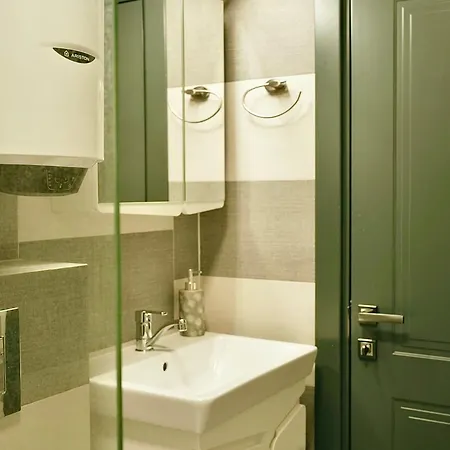 2br Centralside Retreat With Free Private Parking * プロヴディフ