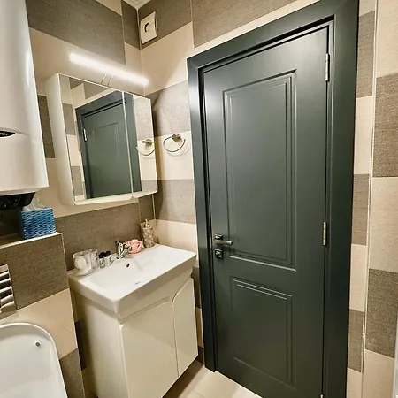 2br Centralside Retreat With Free Private Parking Filibe