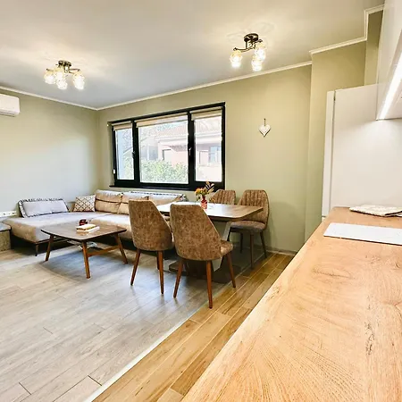2br Centralside Retreat With Free Private Parking Filibe