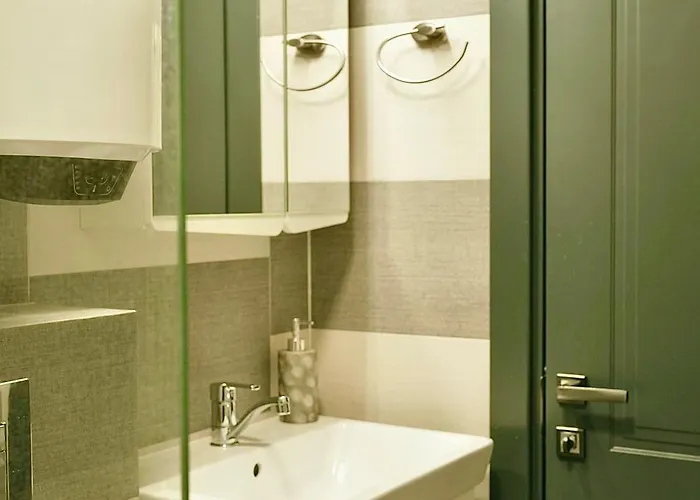 Centralside Retreat With Free Parking Spot * Plovdiv