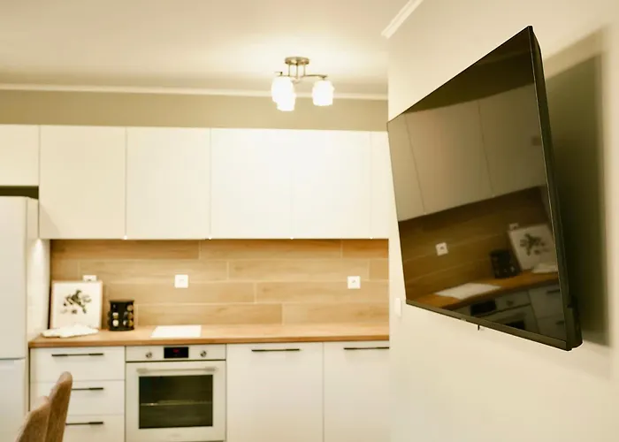 Centralside Retreat With Free Parking Spot *