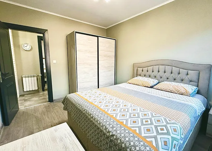 Centralside Retreat With Free Parking Spot